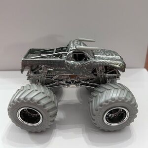 Hot Wheels Monster Jam Truck 1/64 Diecast El Toro Loco Silver Collection Chrome